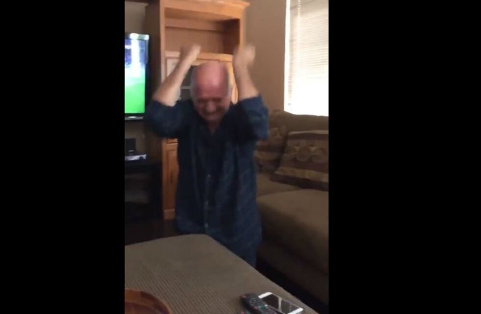Viral: La emoción de un hombre luego de que Egipto clasificó a Rusia