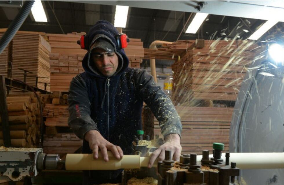 La historia de la fábrica cordobesa que exporta bates de béisbol a Estados Unidos