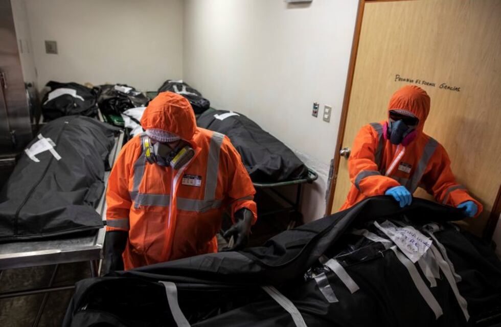 Coronavirus en Perú: cifra récord de contagios y cientos de muertos en sus casas