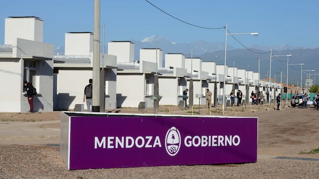 Barrio entregado por el IPV en Mendoza.