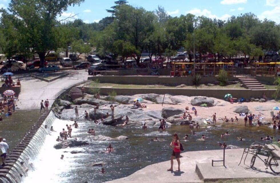 Carlos Paz: espectacular rescate de una niña que se estaba ahogando