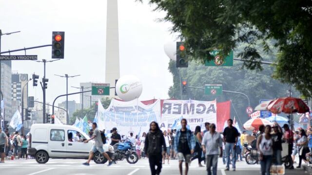 DYN25, BUENOS AIRES 30/03/17, PARO Y MOVILIZACION DE LA CTA.FOTO:DYN/LUCIANO THIEBERGER. ciudad de buenos aires marchas de las dos CTA a plaza de mayo contra el ajuste economico marcha contra el ajuste protestas manifestaciones contra el gobierno