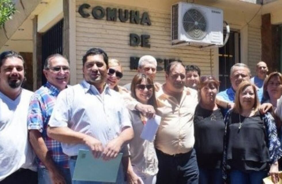 Batalla campal en Maciel: miembros del oficialismo y la oposición terminaron a las piñas