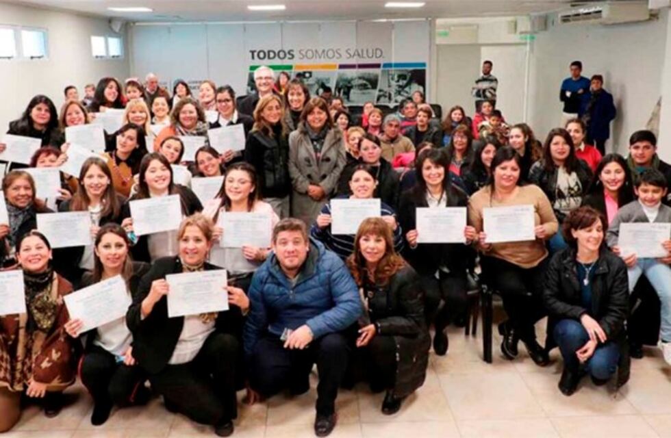 34 asistentes dentales se recibieron en la tecnicatura de Salud