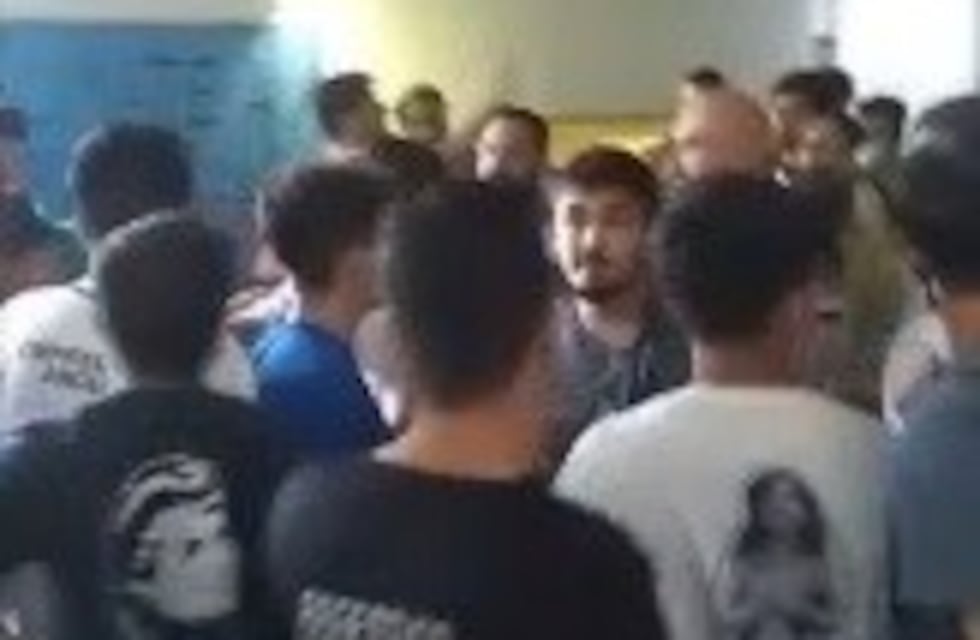 Interna política y pelea entre dos facciones de "La Walsh" en la Facultad de Periodismo