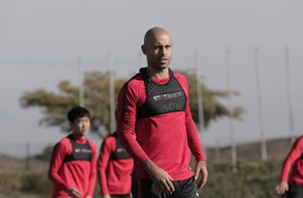 Estudiantes reconoció haber avanzado en conversaciones con Javier Mascherano para incorporarlo al plantel