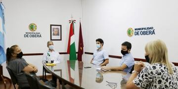 El convenio fue firmado por el intendente Fernández y la directora, Olga Galeano\u002E