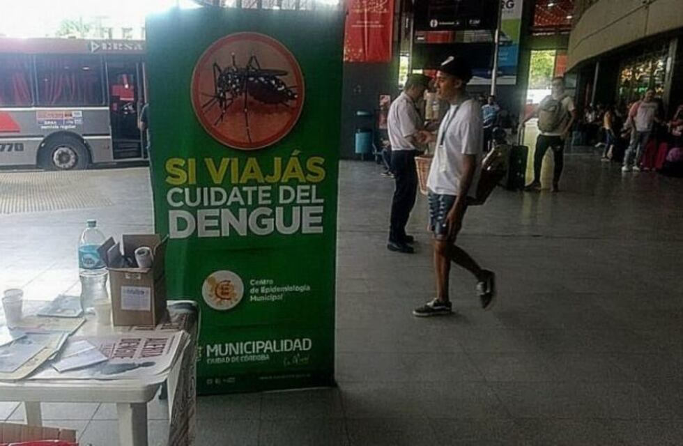 La Muni realiza acciones de prevención de dengue en la Terminal de Ómnibus de Córdoba