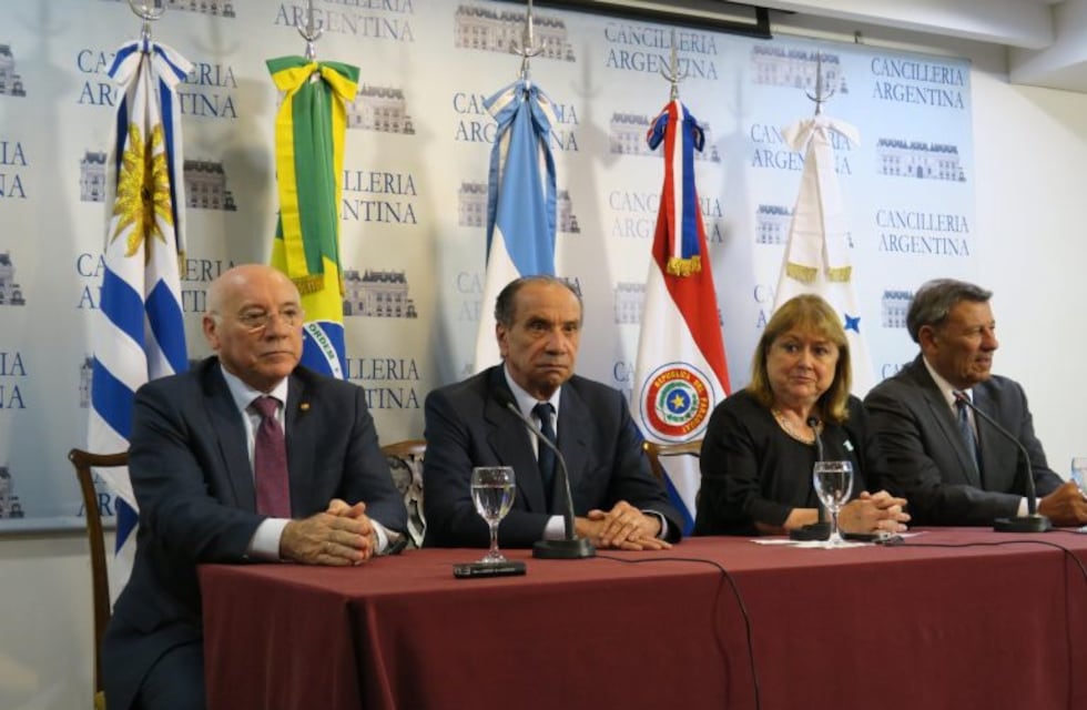 ¿Qué dice la Cláusula Democrática del Mercosur?