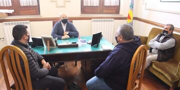 Fernández con Gremios municipales