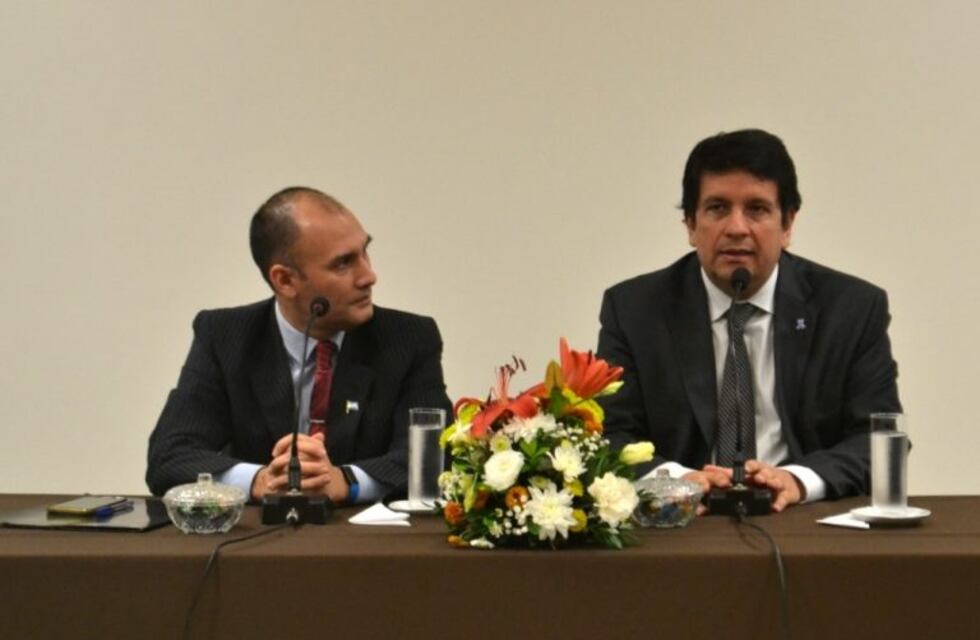 La Justicia y los medios deben trabajar unidos para "llegar a la comunidad con más claridad", dijo Froilán Zarza