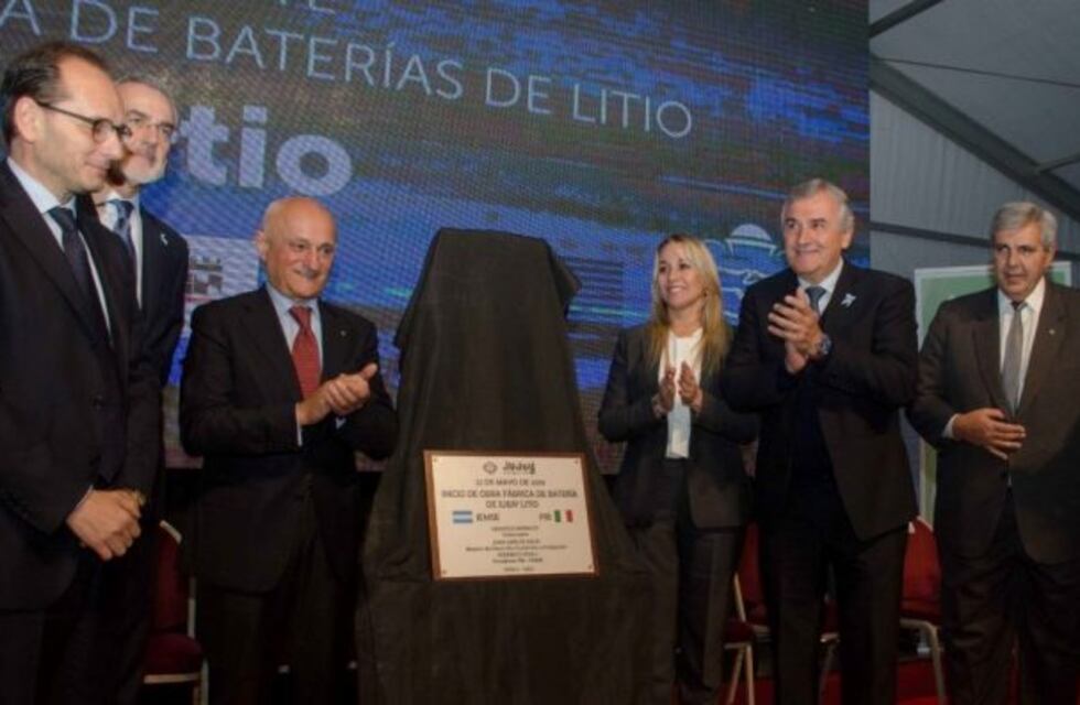 Colocaron piedra basal de la fábrica de baterías de litio en Perico