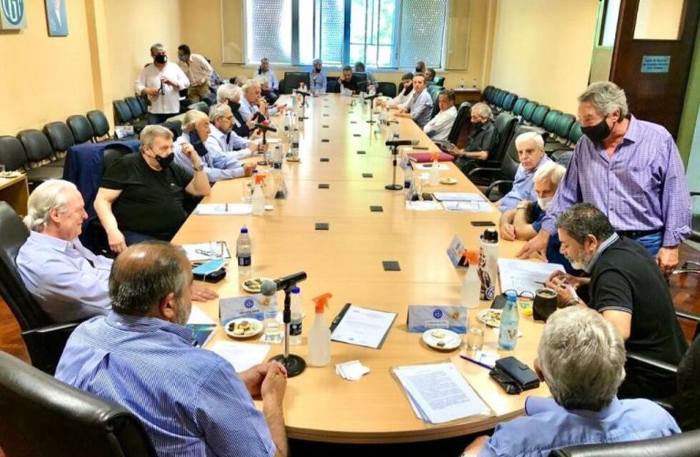 Una disputa interna en la CGT sacudió las aguas ante el pedido de un paro