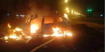 Auto incendiado\u002E