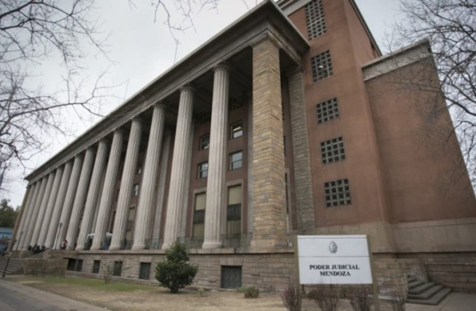 Desalojan oficinas judiciales por casos de coronavirus