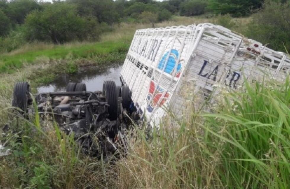 Villaguay: un camionero perdió la vida tras caer a un arroyo