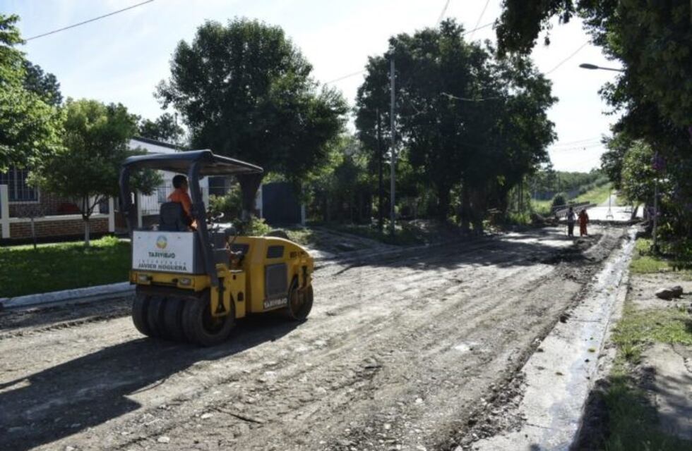 Finalizaron con la nivelación y enripiado del puente de calle Maipú