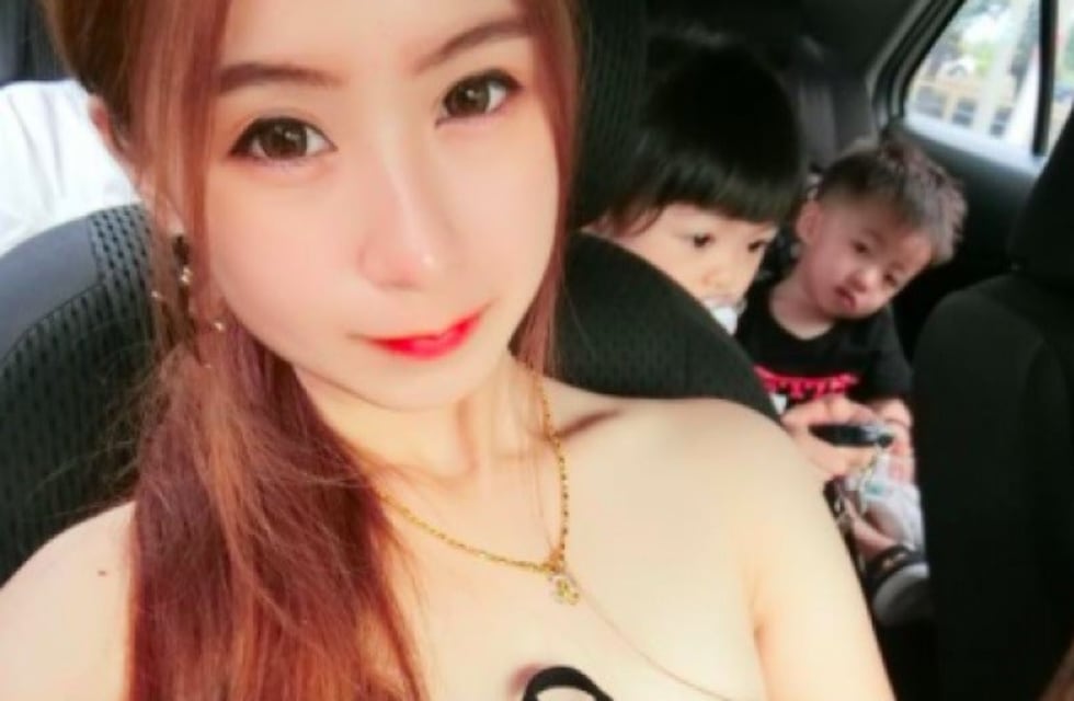 Mostró las estrías de su panza después de tener cuatrillizos y le dijeron de todo