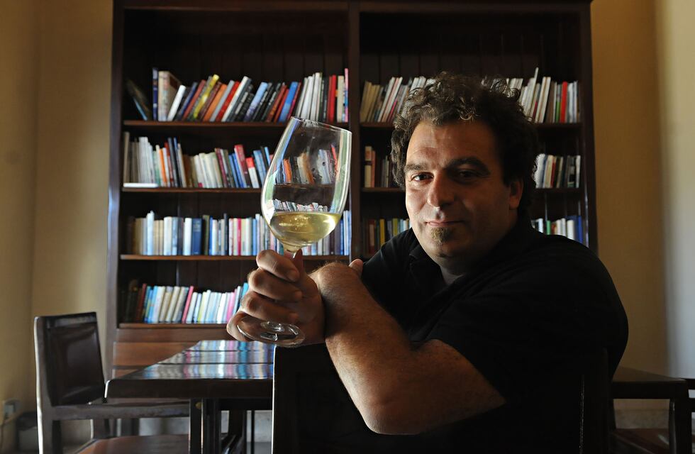 El empresario Alejandro Vigil seduce a miles de personas con fotos de los viñedos con nieve