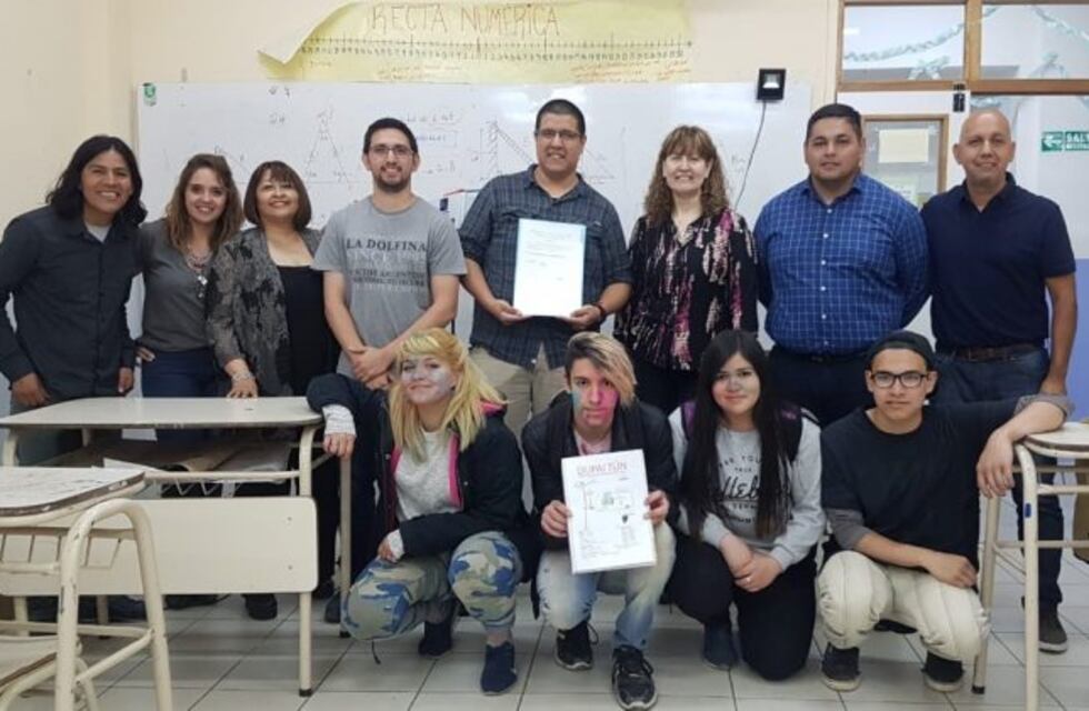 Urquiza y Villegas reconocieron a estudiantes del 6º año del Colegio Kloketen