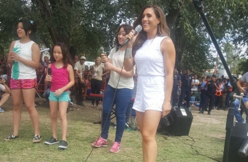 Video: La Sole en la Peñita del Río en Cosquín ante una multitud