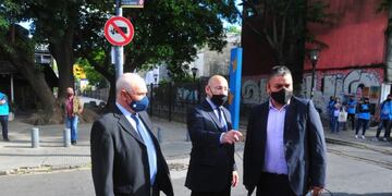 El tribunal de juicio del caso Chocobar realizó una inspección ocular en el lugar de los hechos, en el barrio porteño de La Boca\u002E (Clarín)