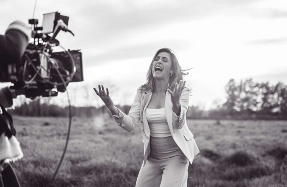 Soledad Pastorutti y el video con una curiosa campaña desde la terraza de su casa