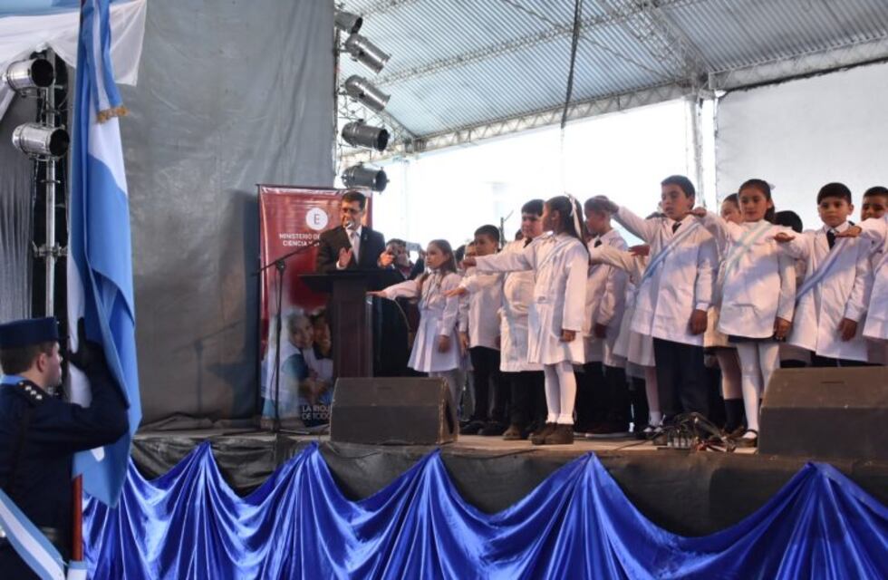 Promesa de lealtad a la bandera en Olta
