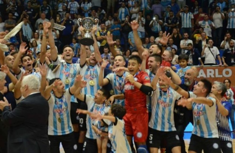 Una caricia de Diego y la Selección de Futsal completó su medallero