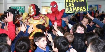 Campaña de Seguridad Vial en Villa Carlos Paz (fotografía de Eldiariodecarlospaz\u002Ecom\u002Ear)\u002E