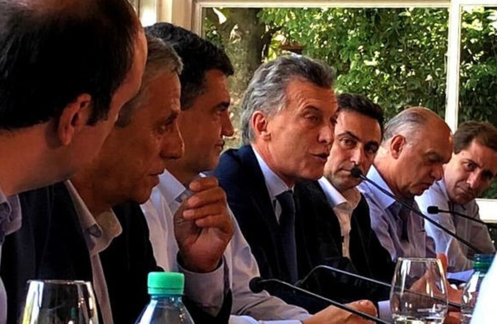 Ante Macri y con la presencia de intendentes de todo el país, Mestre habló del "Costo Cordoba"