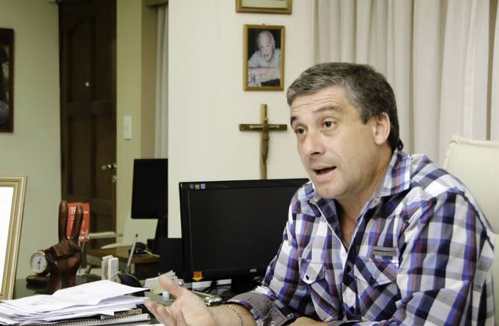 Roldán confirmó dos casos positivos de coronavirus y advirtió que podrían ser cuatro