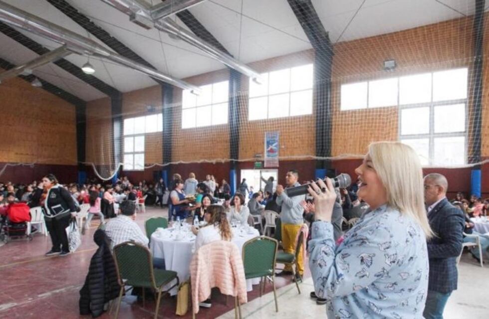 Bertone festejó el día de la madre junto a más de mil mujeres de Ushuaia