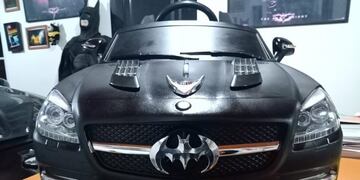 El Batman solidario de La Plata subasta un batimóvil y donará lo recaudado al Hospital de Niños (Facebook)