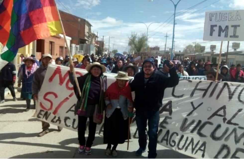 Comunidades indígenas marchan "en defensa del agua y la vida"