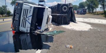 Sin frenos volcó en La Cumbre\u002E