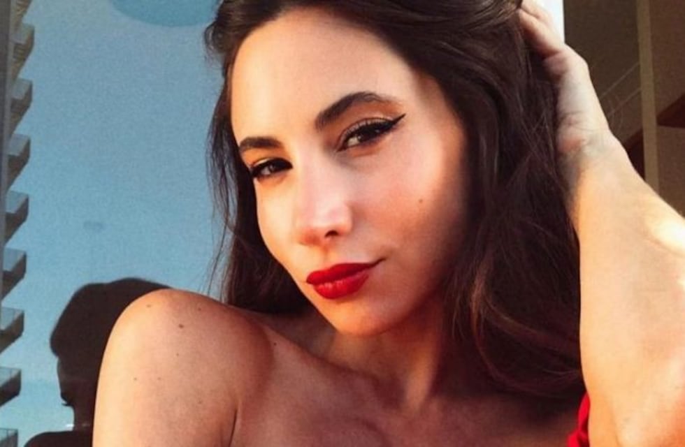 Magui Bravi combina su conjunto de lencería con un curioso barbijo