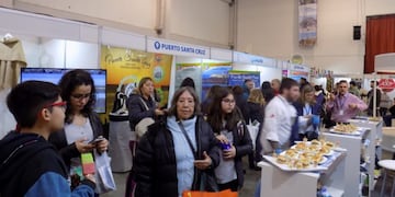 puerto de santa cruz en la expo turismo de comodoro