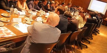 Sesión del CIPPEC\u002E (MOL