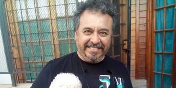 Julio y su mascota Frida\u002E