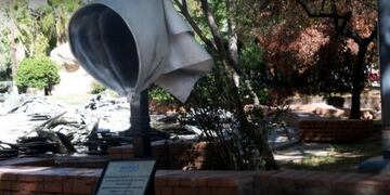 Por medio de un comunicado, desde la Municipalidad de la Ciudad de Mendoza, informó que, por cuestiones de índole política e ideológica partidaria, dicha escultura no podrá ser colocada para la inauguración de mañana\u002E
