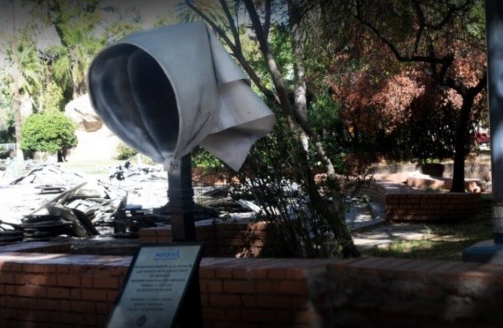 La escultura de las Madres de Plaza de Mayo no será ubicada en la plaza San Martín para la inauguración