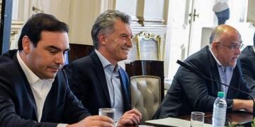 El presidente de la Nación, Mauricio Macri, junto al gobernador de Corrientes, Gustavo Valdés