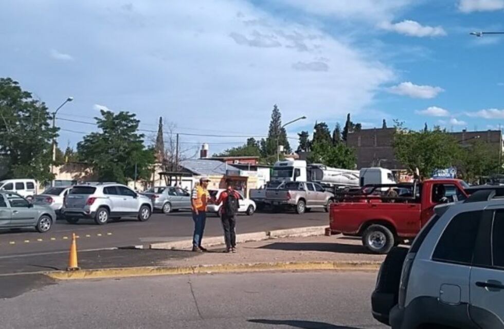Cornejo se enojó con los "trapitos" y pidió que los saquen de la puerta del ConBoca