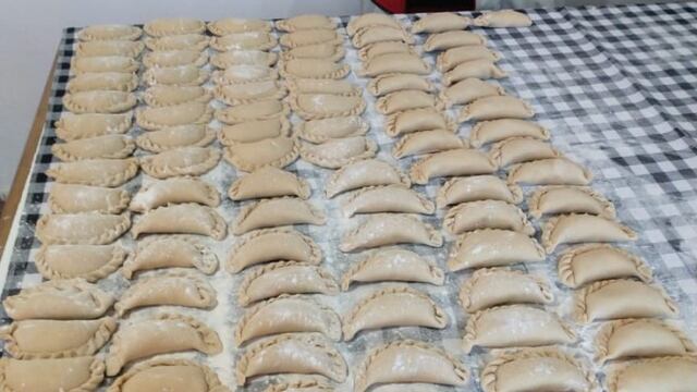 Venta de empanadas en Pérez a fin de sacar fondos para la nueva Capilla de Cabín 9
