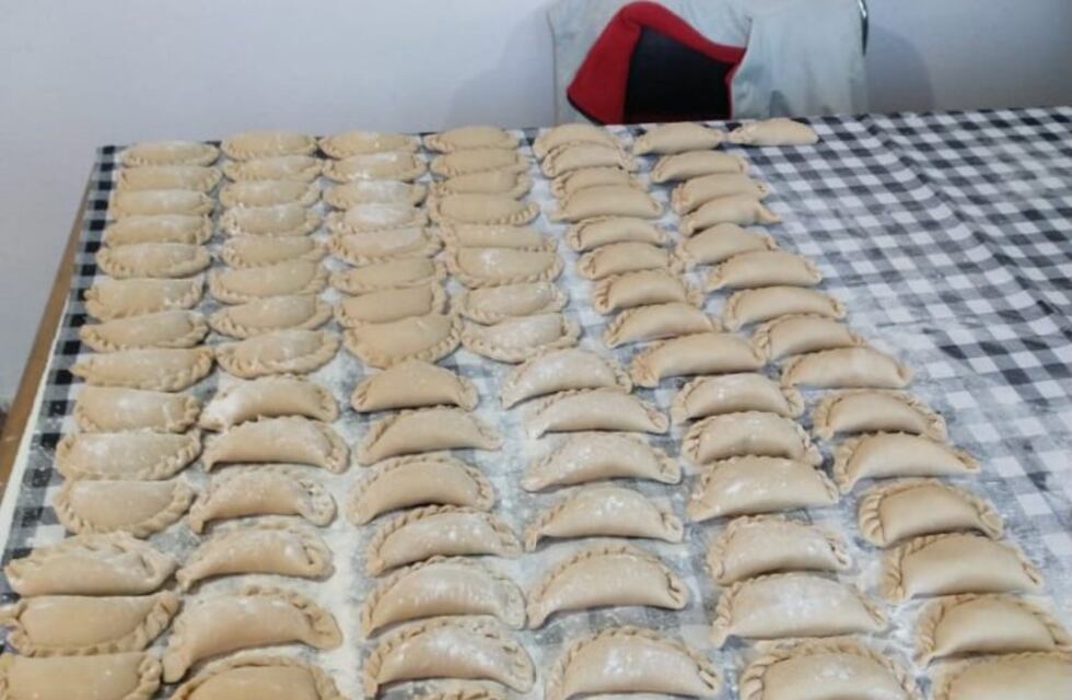 Venta de empanadas en Pérez a fin de sacar fondos para la nueva Capilla de Cabín 9