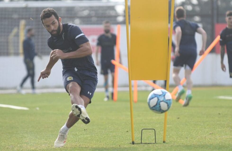 Lucas Gamba se perfila para ser el reemplazante de Lovera
