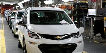 A Chevrolet Bolt EV vehicle is seen on the assembly line at General Motors Orion Assembly in Lake Orion, Michigan, U\u002ES\u002E, March 19, 2018\u002E  Photo taken March 19, 2018\u002E   REUTERS/Rebecca Cook
