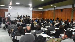El aula magna de la Facultad de Ciencias Económicas de la Universidad Nacional de Jujuy (UNJu) fue escenario para el debate sobre el Sistema de Coparticipación Federal de Impuestos.