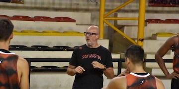 Diego Vadell es el entrenador de San Martín\u002E